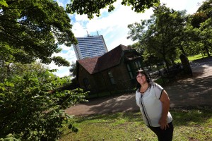 Photograph of Elswick park lodge and tenant 